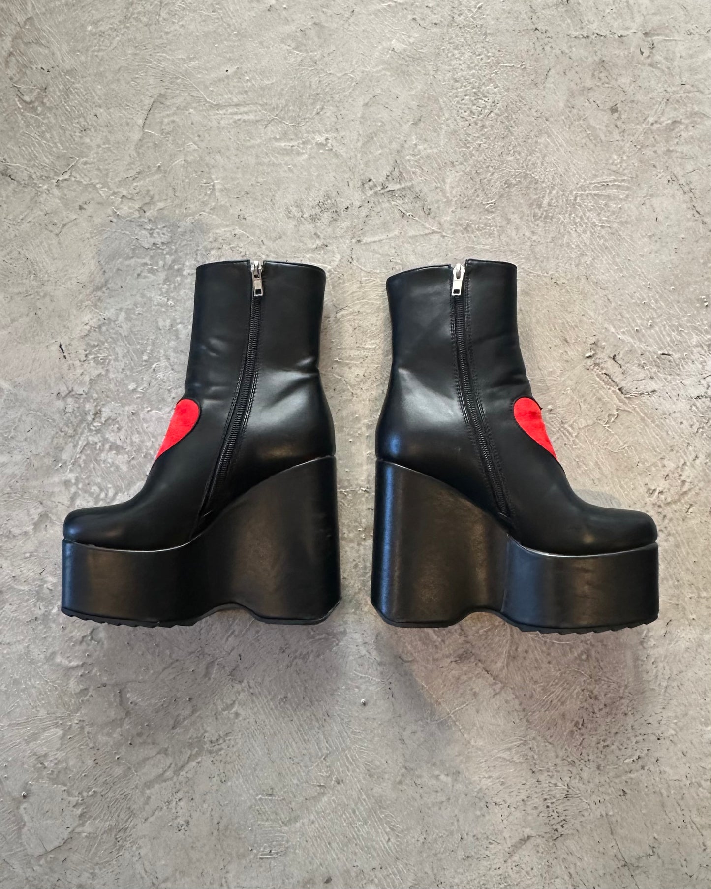 USED Heart boots