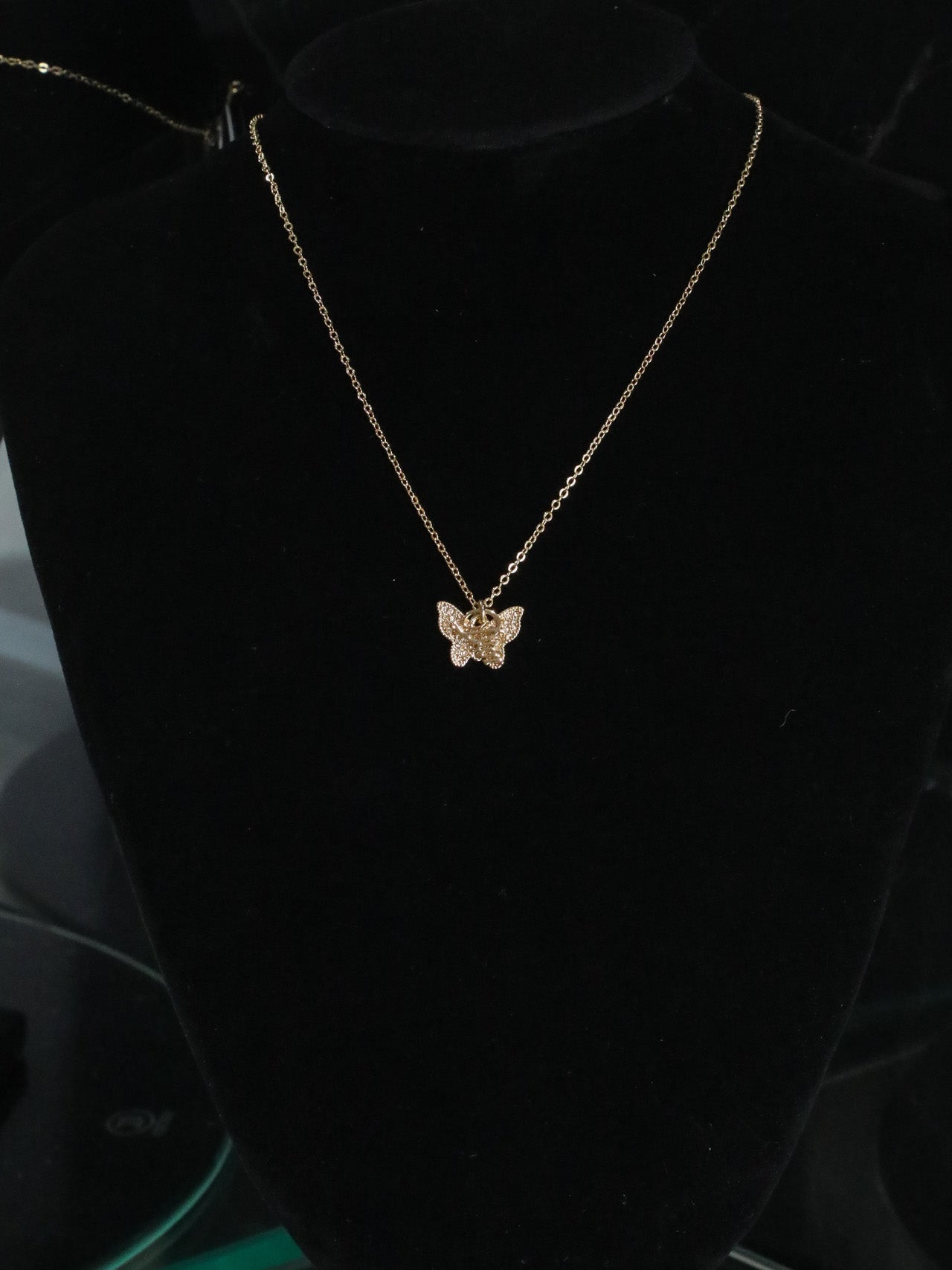 Dior ロゴペンダントネックレス　蝶々　ゴールド　バタフライ　ラインストーン 楽天市場】Dior ディオール ロゴ バタフライ ネックレス