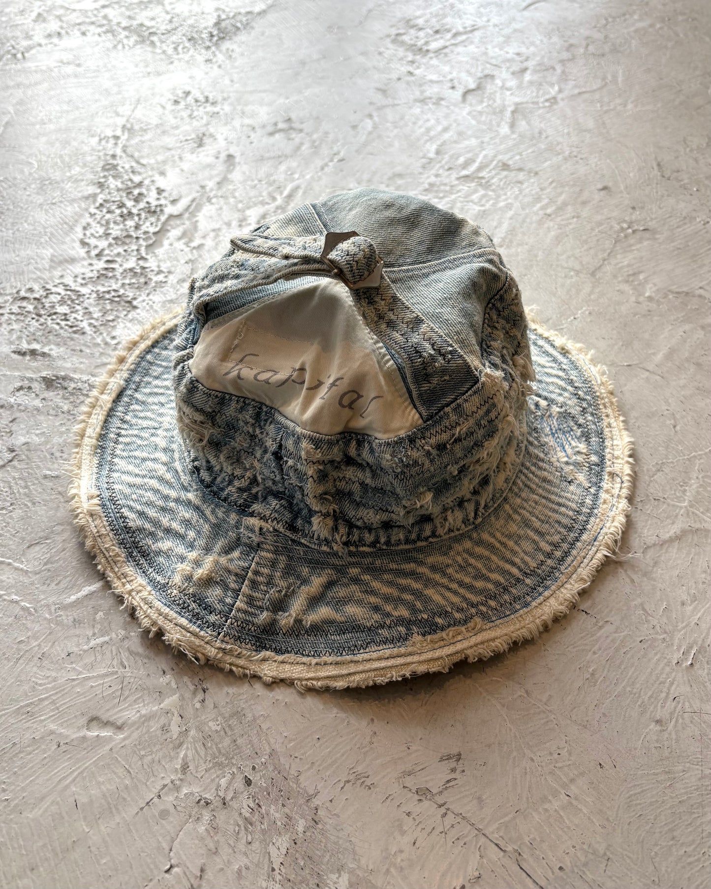 KAPITAL 老人と海 bucket hat