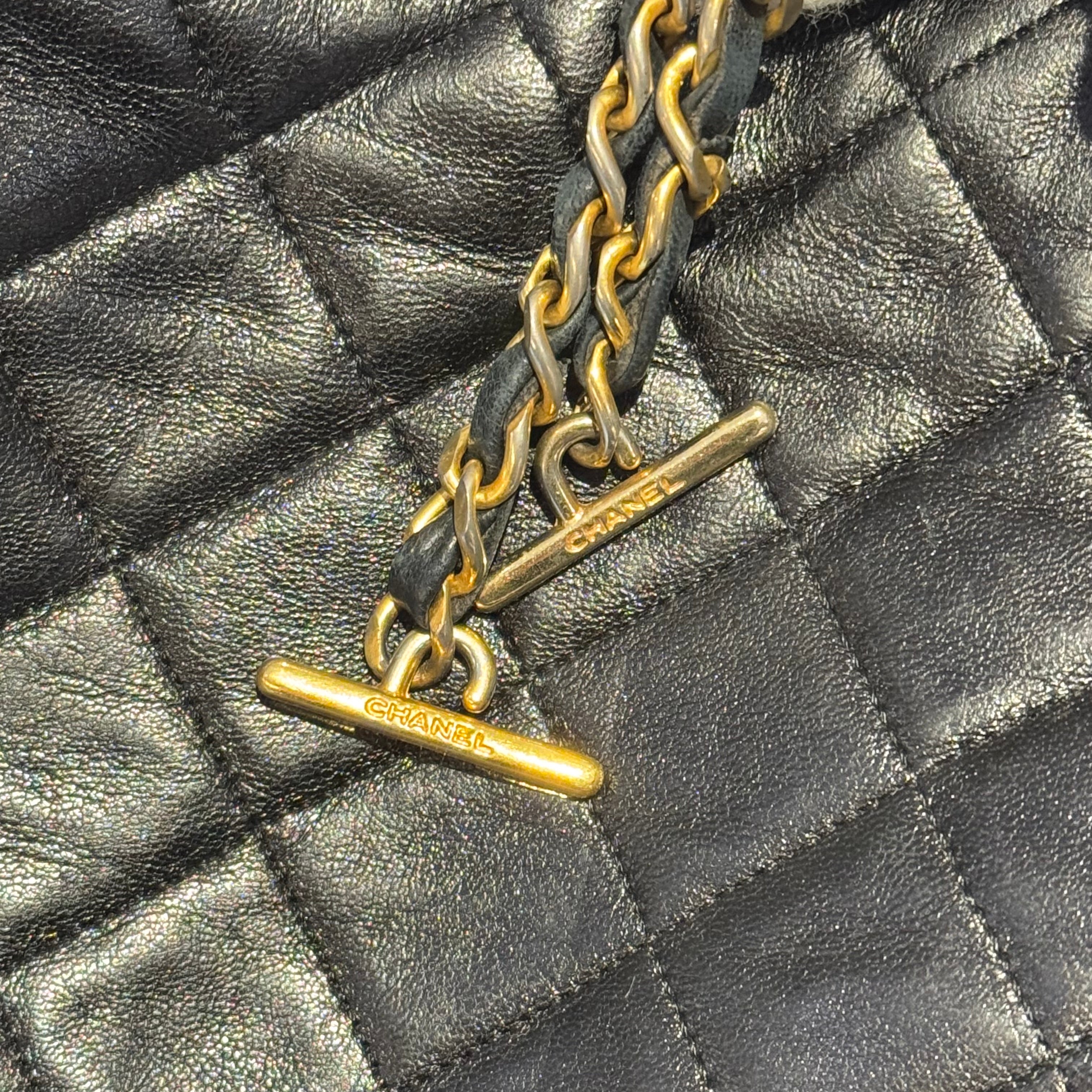 CHANEL Matelasse Drum-shaped Chain Shoulder Bag