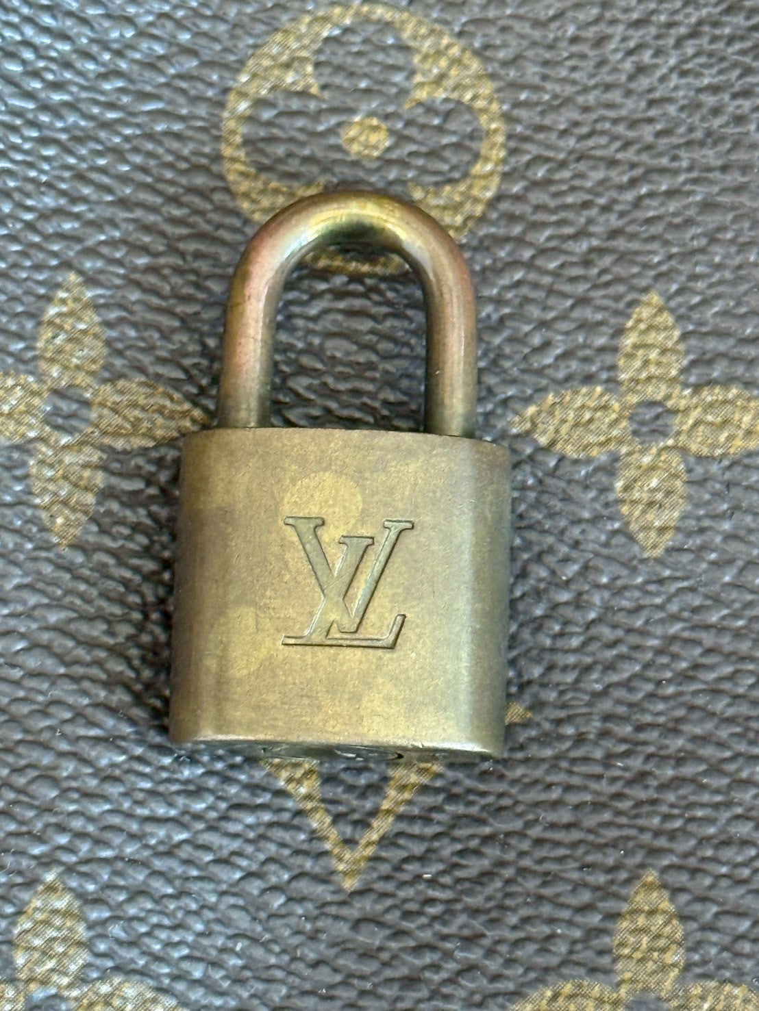 Louis Vuitton Monogram Speedy 30