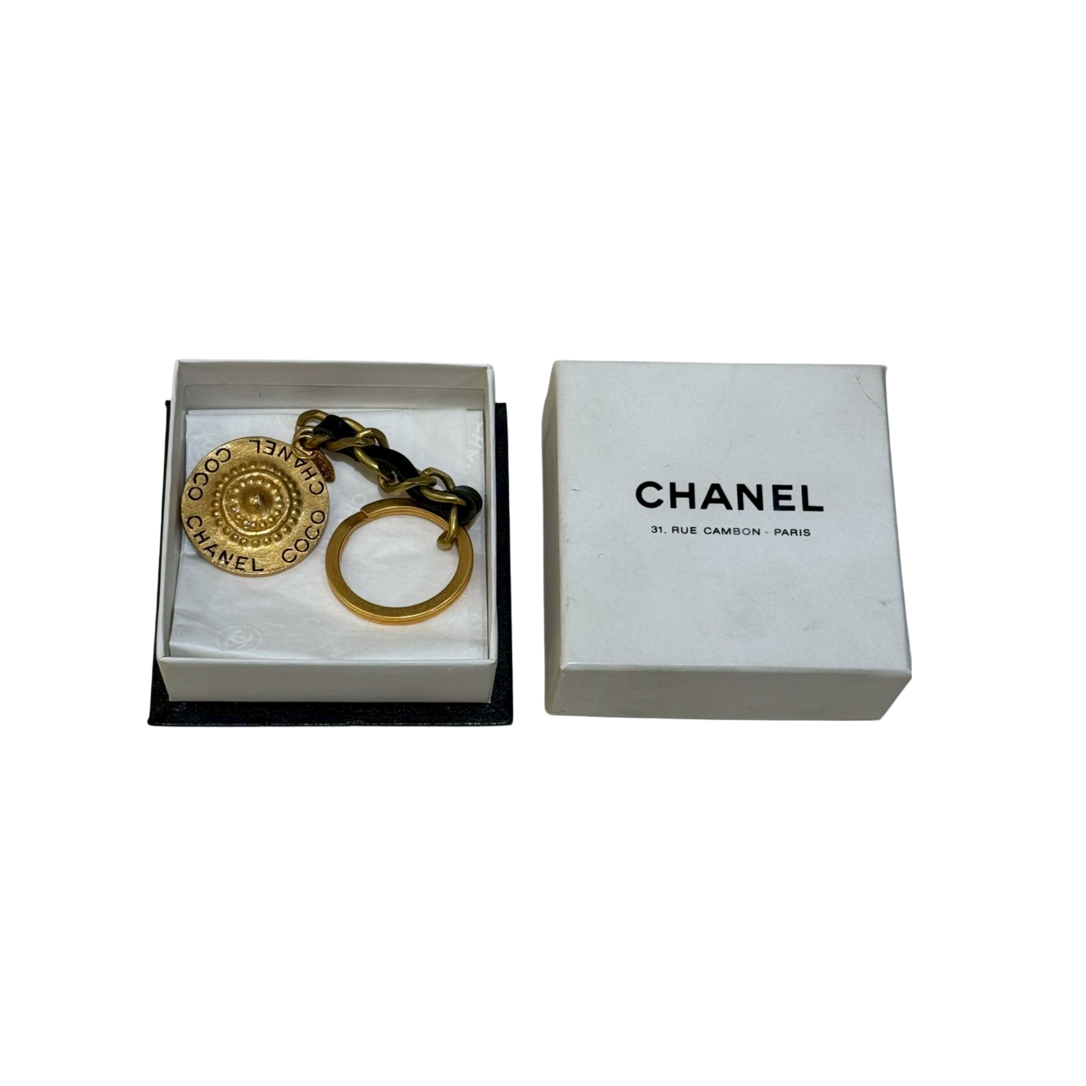 CHANEL シルバー ロゴ ピアス ビンテージ 未使用 保管期間有り 箱付き❗️ CHANEL シルバー ロゴ ピアス ビンテージ 未使用 保管期間有り
